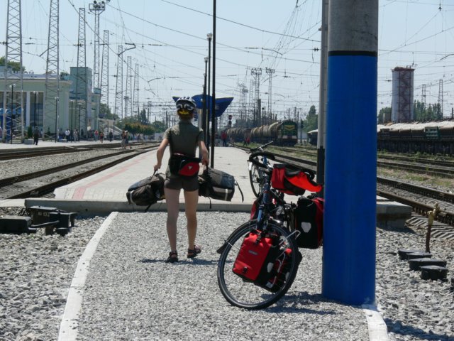 dzankoyplatformintherailwaystation.jpg